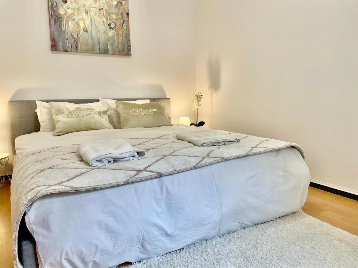 Warsaw Concierge Wola Ratusz Apartment Luaran gambar