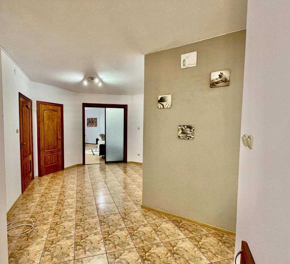Warsaw Concierge Wola Ratusz Apartment Luaran gambar