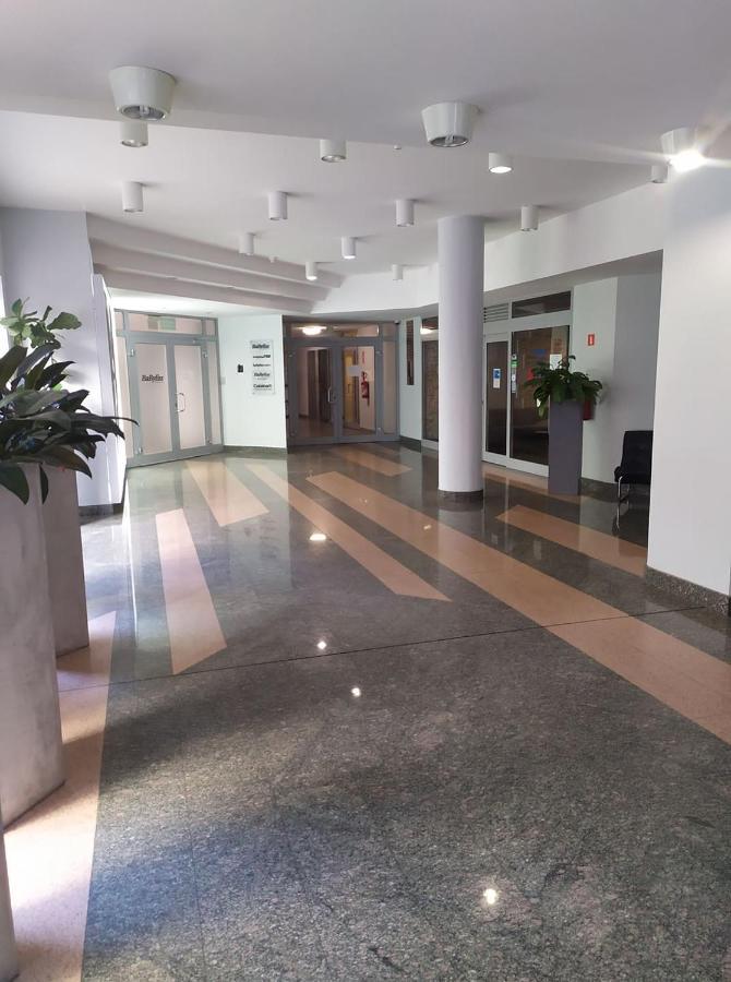 Warsaw Concierge Wola Ratusz Apartment Luaran gambar