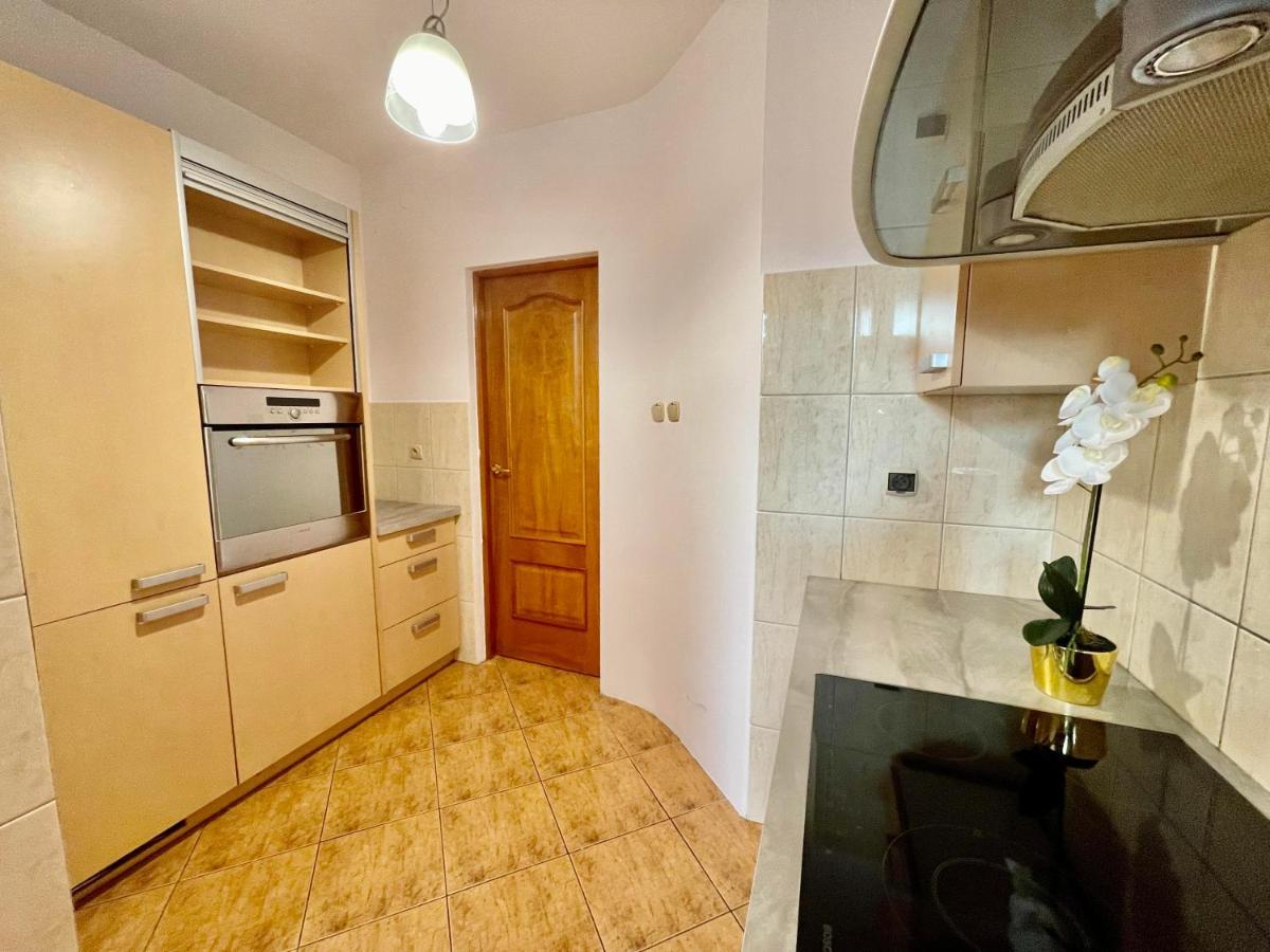 Warsaw Concierge Wola Ratusz Apartment Luaran gambar
