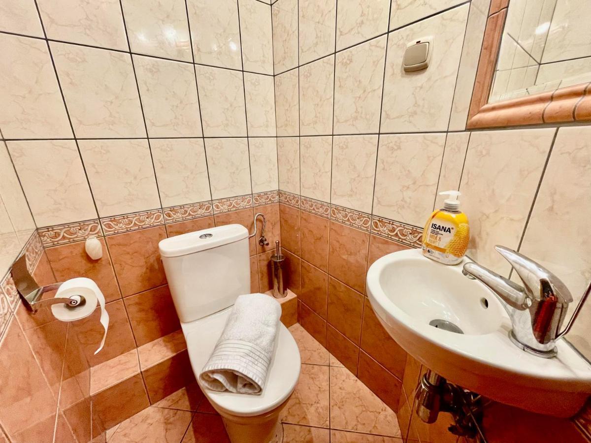 Warsaw Concierge Wola Ratusz Apartment Luaran gambar