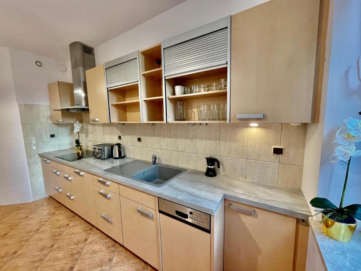 Warsaw Concierge Wola Ratusz Apartment Luaran gambar