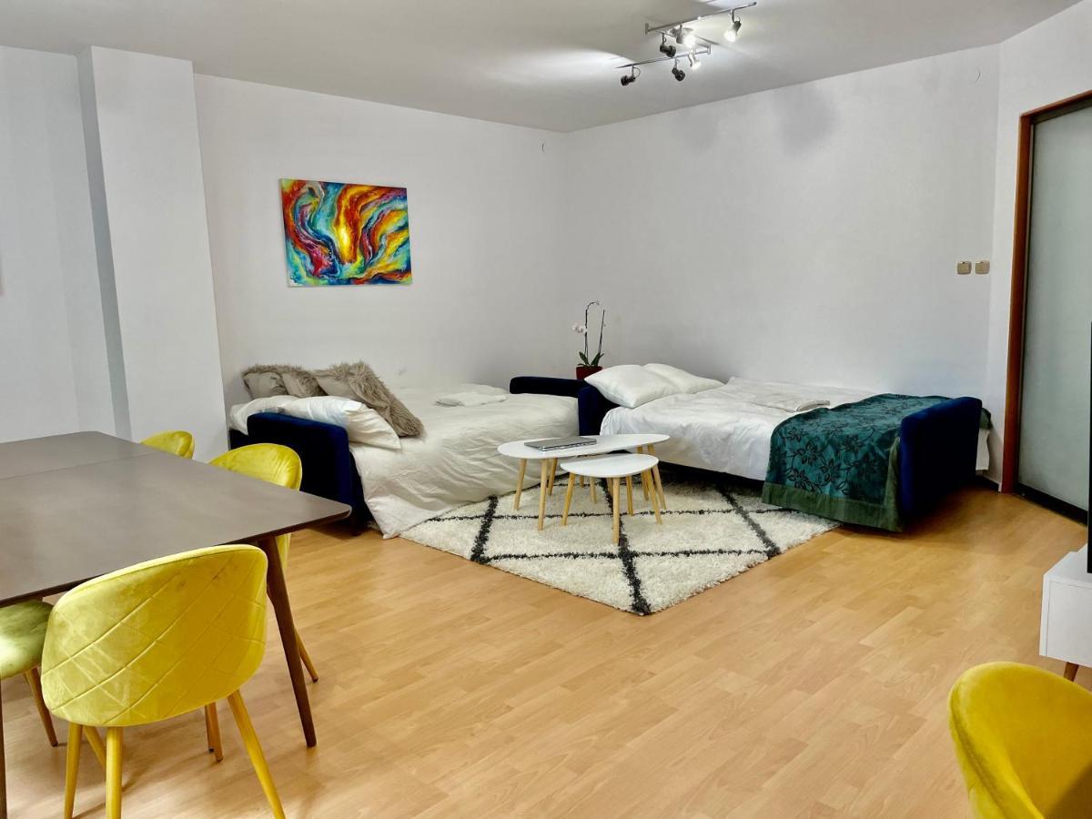 Warsaw Concierge Wola Ratusz Apartment Luaran gambar